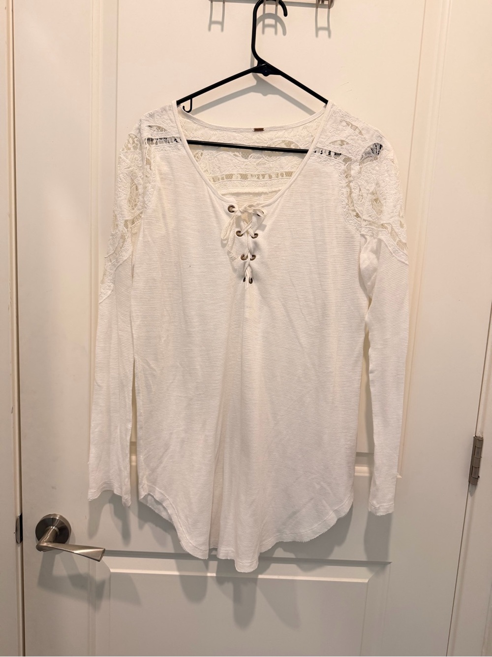 Free People White Lace Inset
Long Sleeve Henley Tunic
Top Size L